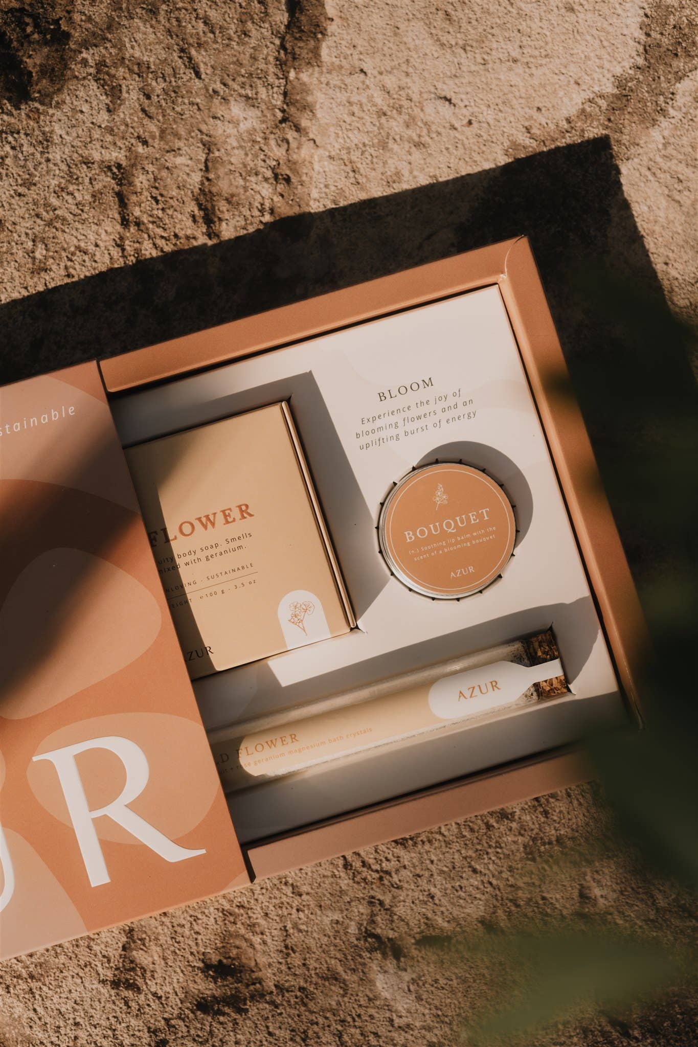 BLOOM Geschenkbox – Wellness Geschenkset mit Seife, Lippenpflege & Badesalz