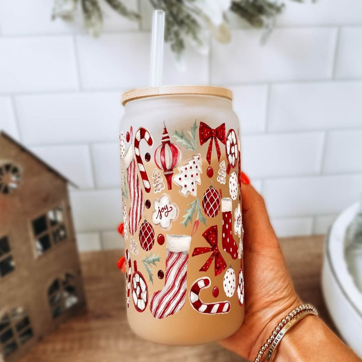 Weihnachtsbecher mit Deckel und Strohhalm, 475ml