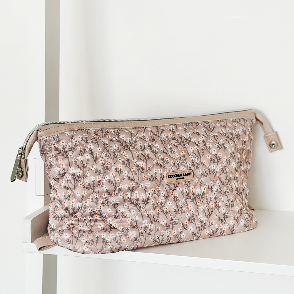Magic Lifestyle Beutel — gesteppte nackte Blumen