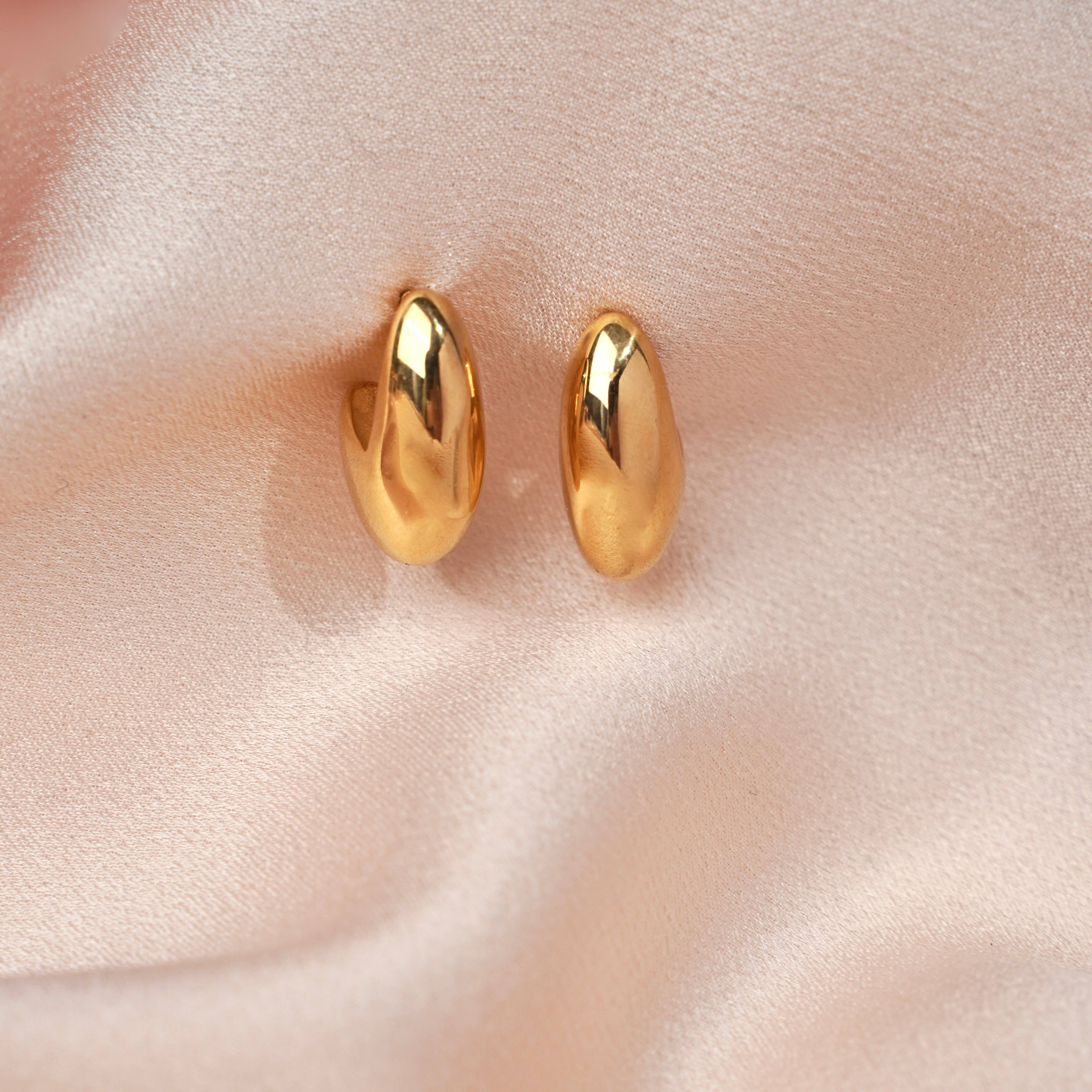 Gewölbte Ohrringe aus Edelstahl