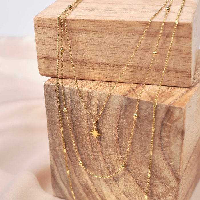 Feine dreireihige Halskette mit Sternanhänger