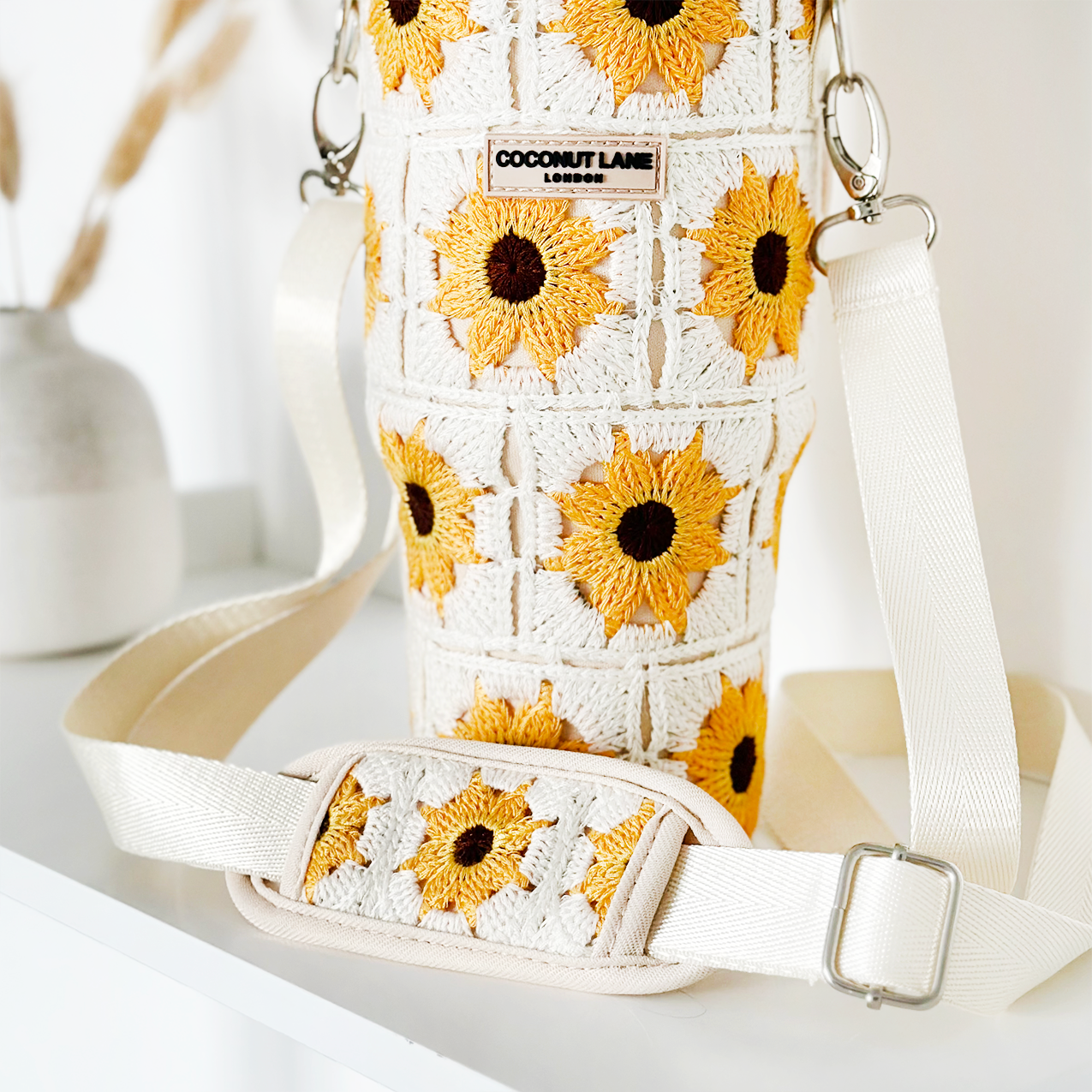 Becher-Tragetasche, gehäkelt mit Sonnenblumenmotiv