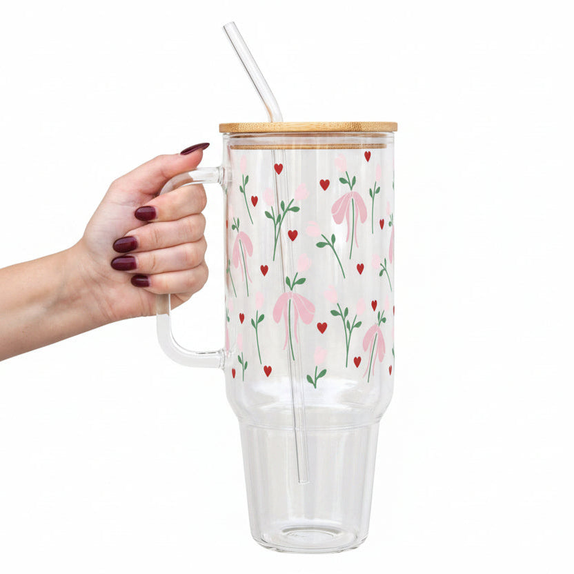 "Sweet Bow Bloom" Big Cup – Glasbecher mit Bambusdeckel & Glasstrohhalm