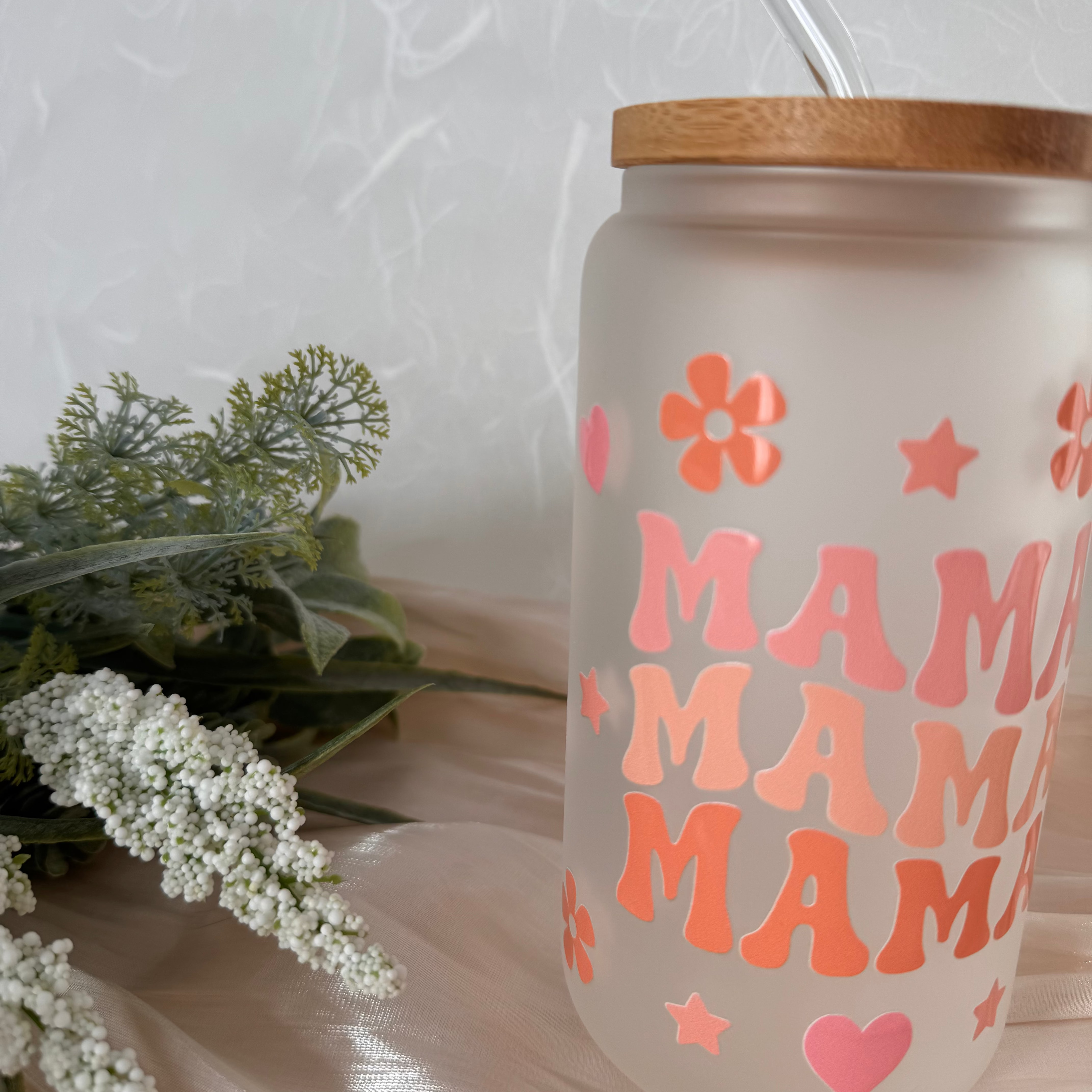 "Mama Signature Cup" – Glasbecher mit Bambusdeckel & Glasstrohhalm