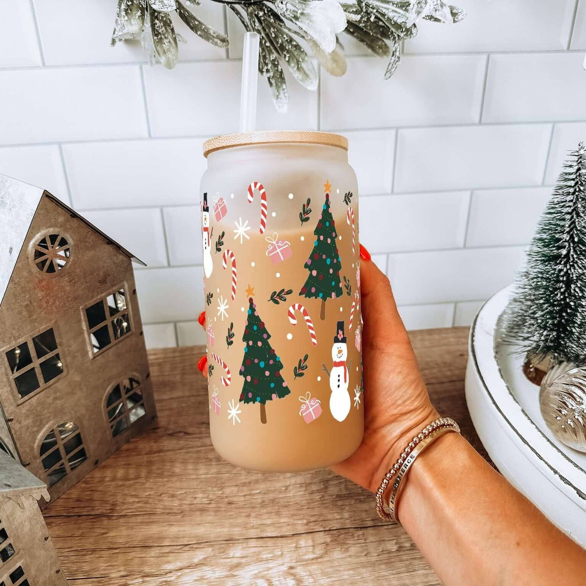 Fröhliche kleine Weihnachtstasse mit Deckel & Strohhalm, 475ml